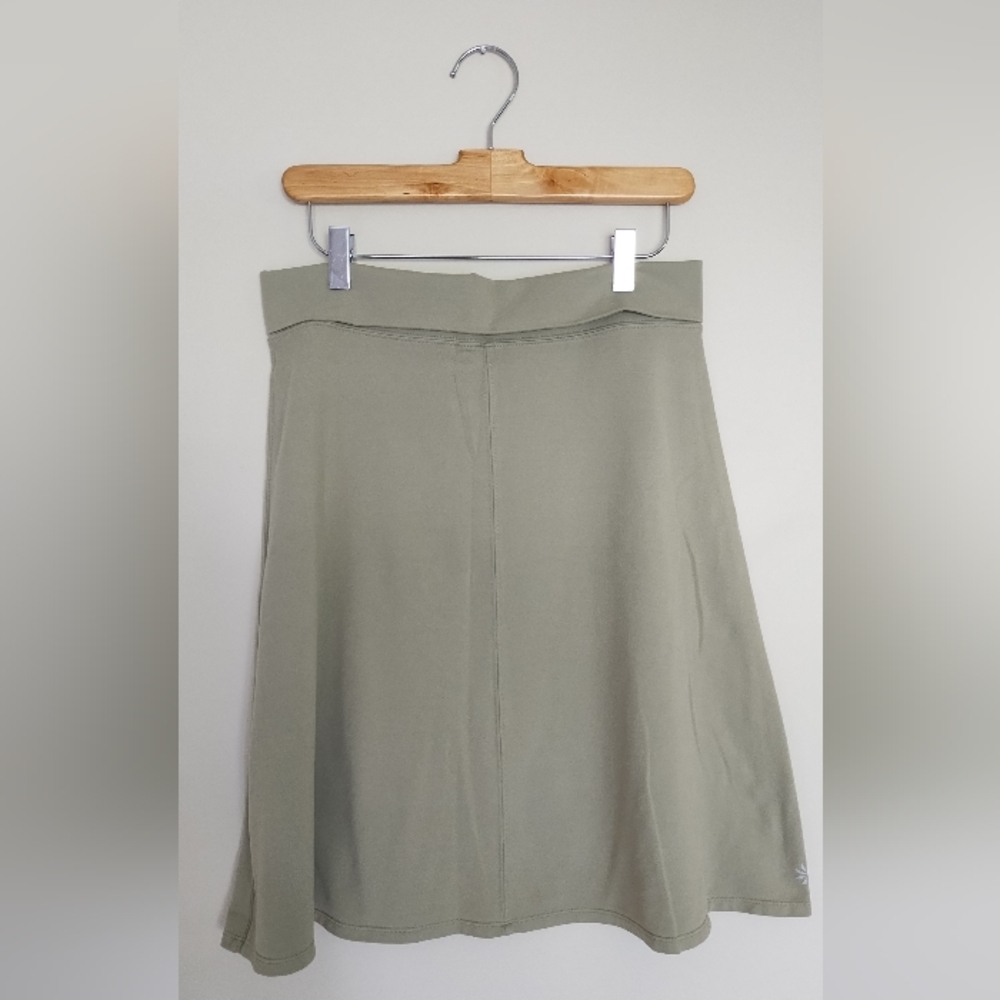 Athleta - Nusa Fold Over A Line Skirt - Light Green - Size Medium - VGUC